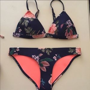 flower printed triangl!!!